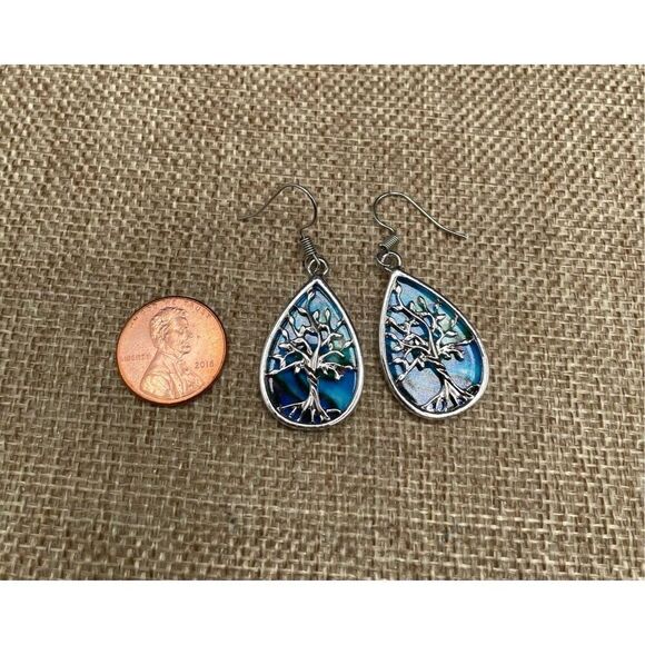 Bundle of Earrings Four Pair of Blue Colored Assorted Styles - Picture 11 of 12